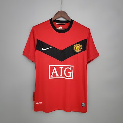 Retro 2009-10 Manchester United Local @lumorasports.jpeg