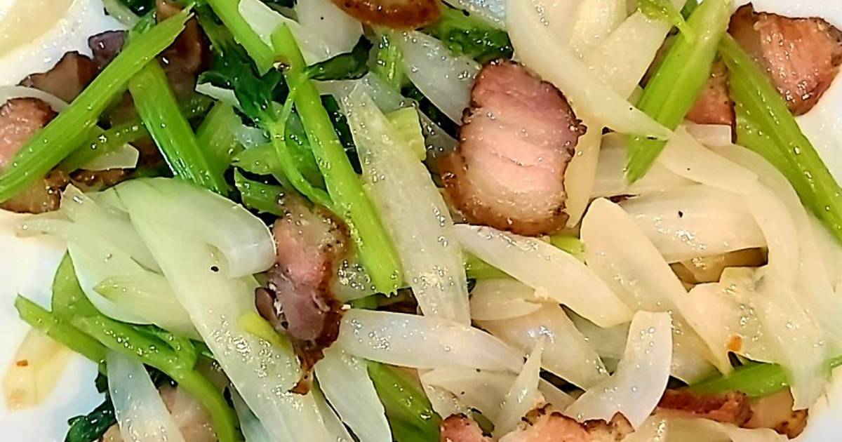 Thịt ba chỉ gác bếp xào hành tây