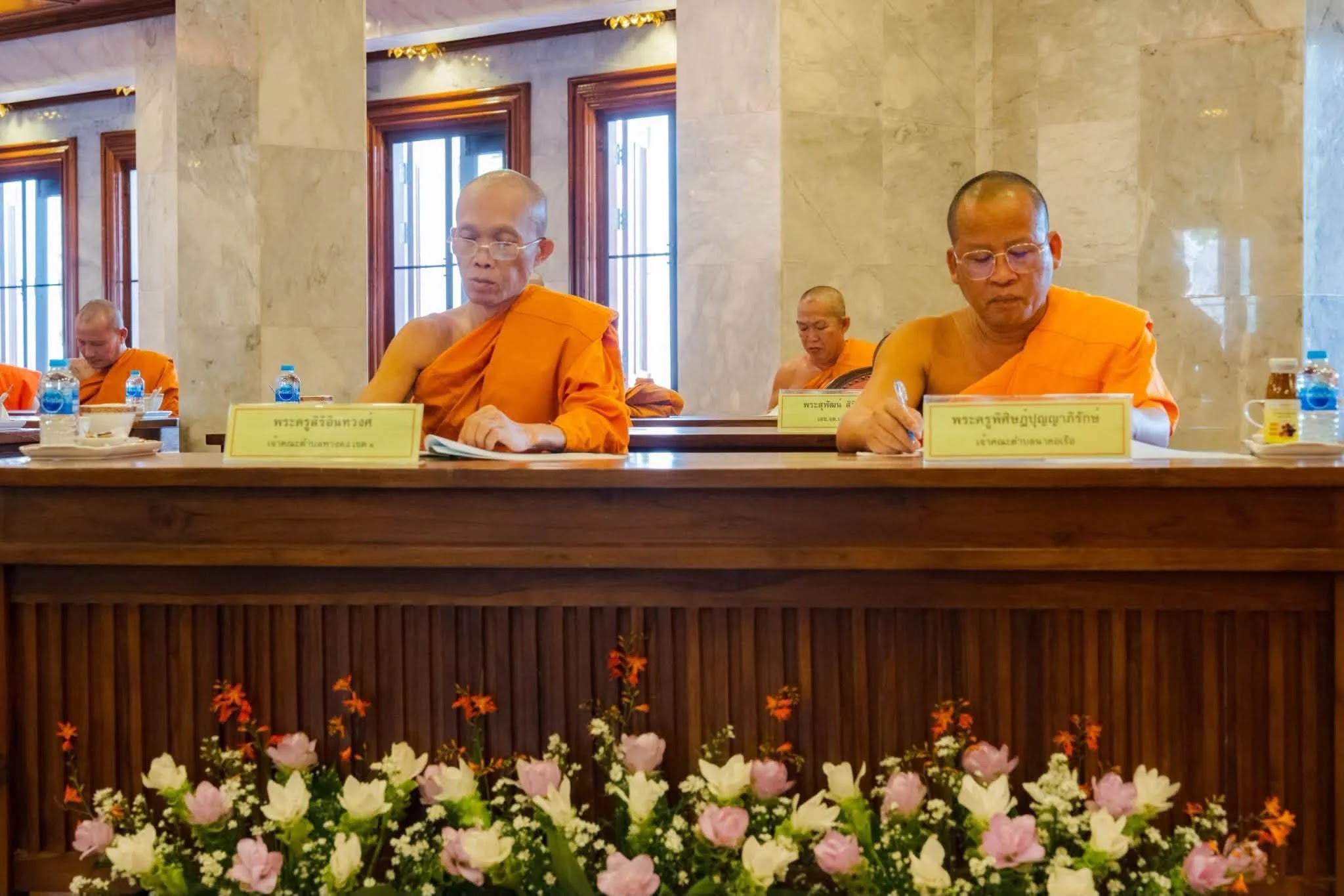 ภาพประกอบ วันนี้ ประชุมคณะสงฆ์อำเภอฮอด และพิธีสามีจิกรรมสูมาคารวะ เนื่องในเทศกาลเข้าพรรษา…..ขอขอบพระคุณครูบาอาจารย์ และขอบใจคณะสงฆ์ทุก ๆ ท่าน ที่พร้อมเพรียงกันมาทุกวัด เห็นแล้วเป็นที่ปลื้มปี