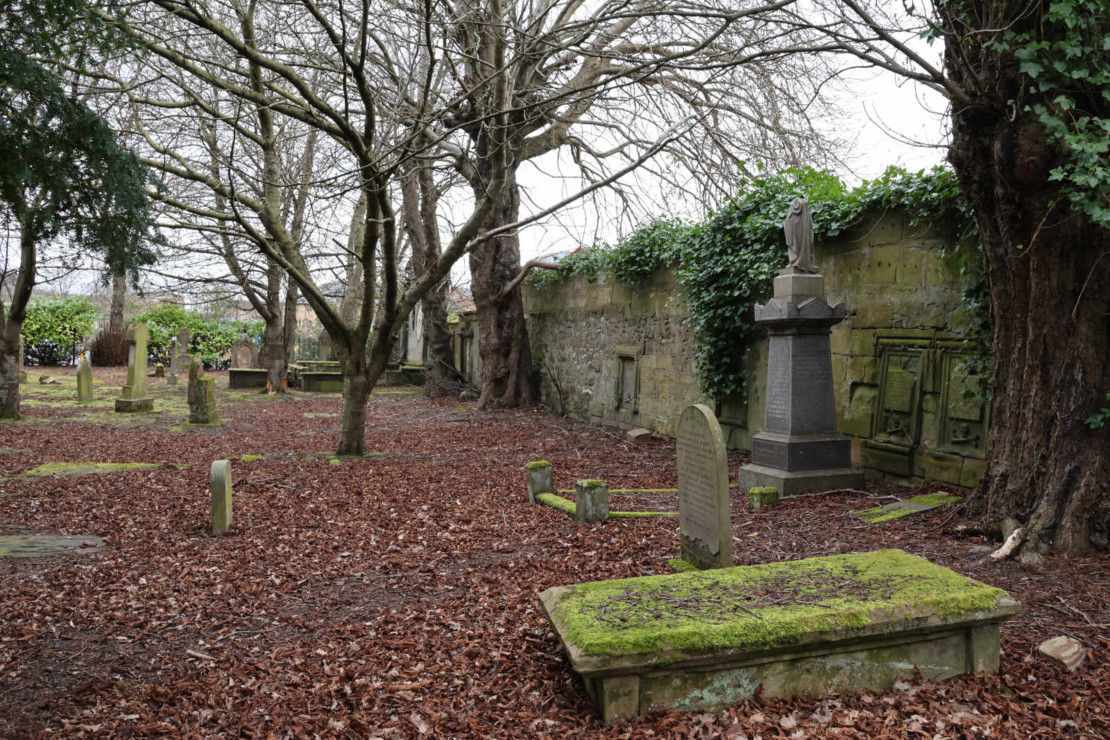 Abertarff_Chapel_Yard_general_EL7A0606.jpg