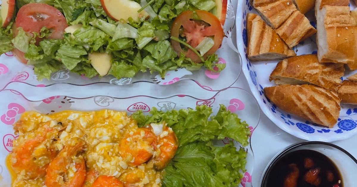 Bánh mì + tôm sốt trứng muối