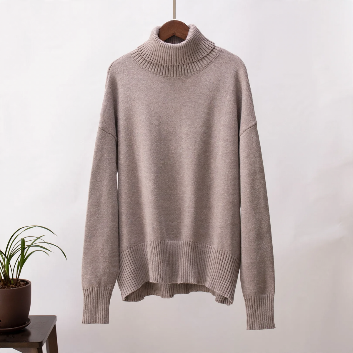Elegant loose women's turtleneck sweater