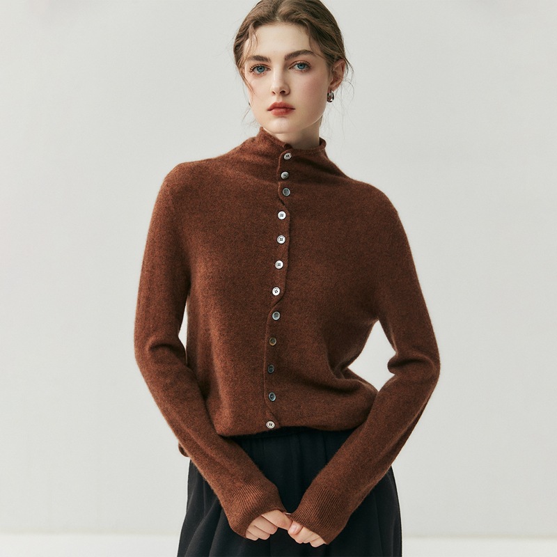 Women's cardigan with a soft touch