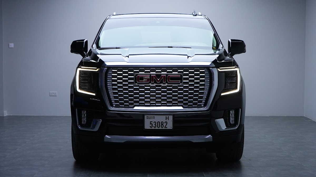 GMC Yukon Denali Black