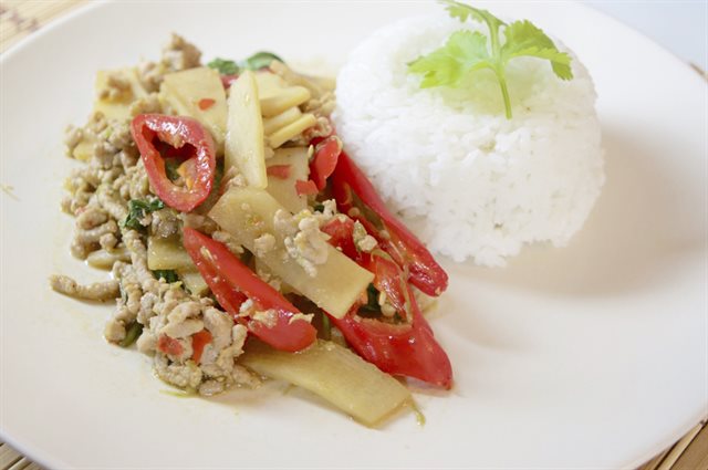 Thịt Xào Măng Cay Thơm