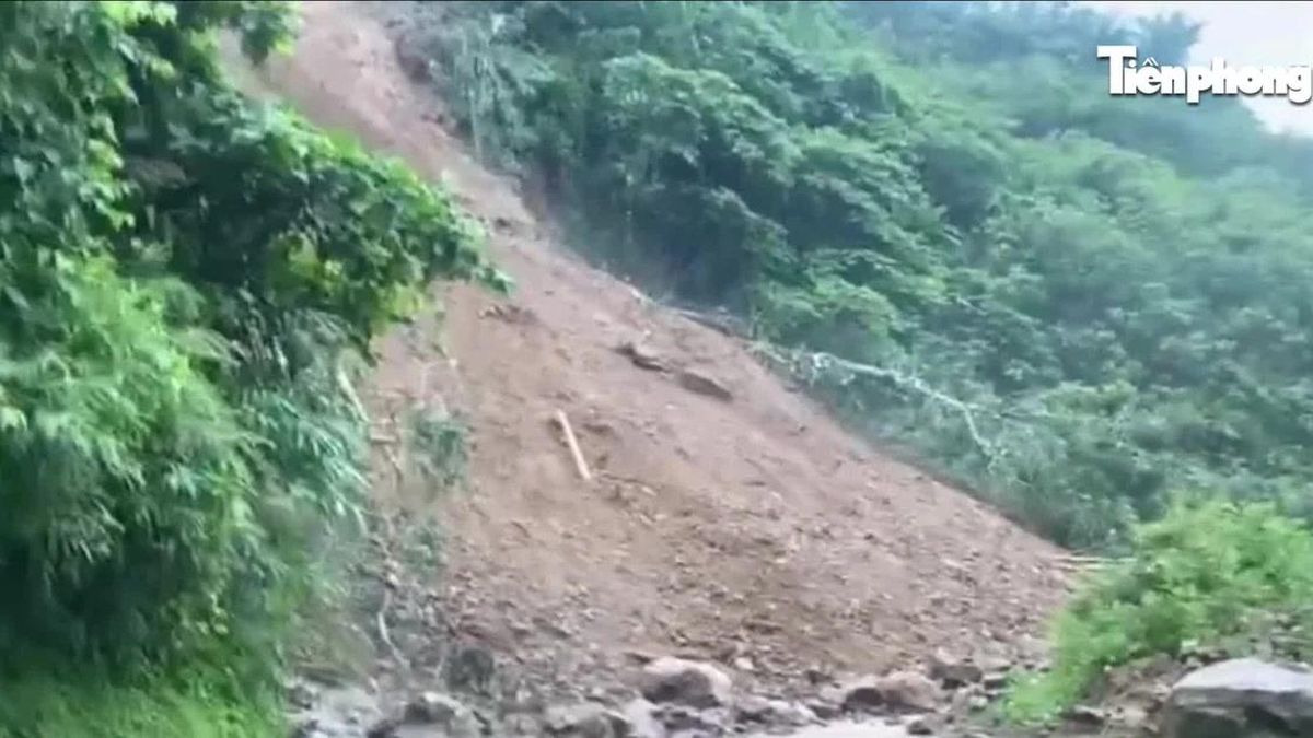 Clip sạt lở chia cắt tuyến huyết mạch Điện Biên - Lai Châu - Báo Tiền Phong