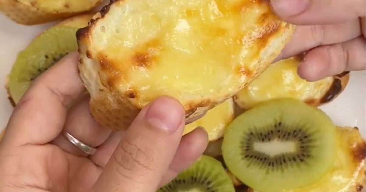 Bánh mì sốt phô mai sữa