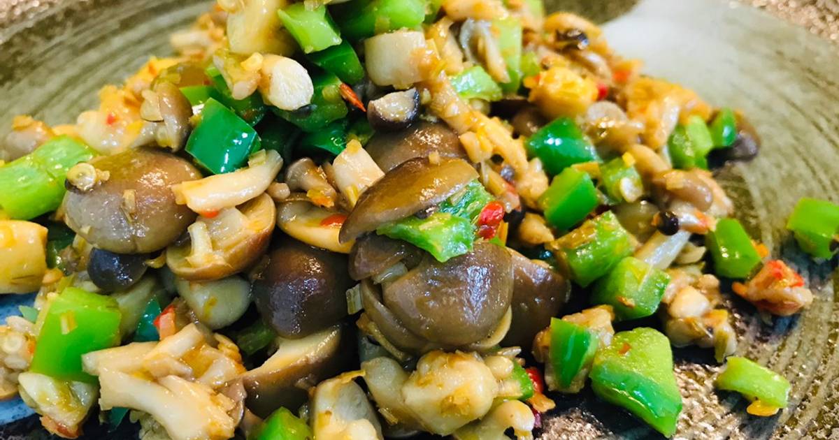 Nấm thuỷ tiên xào sả ớt