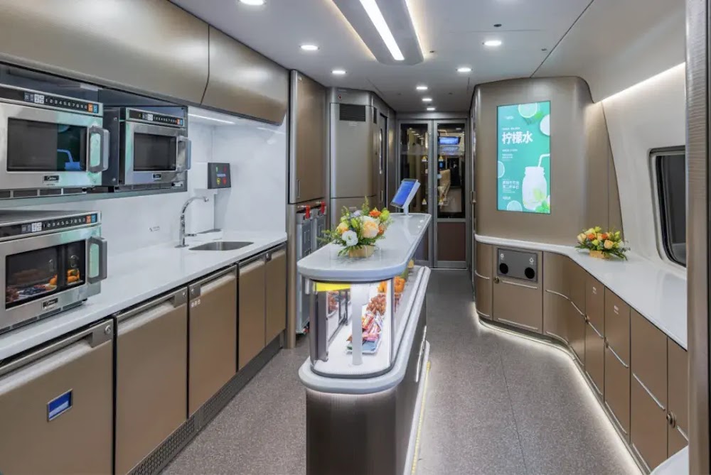 China high-speed rail Business Class cabin and amenities