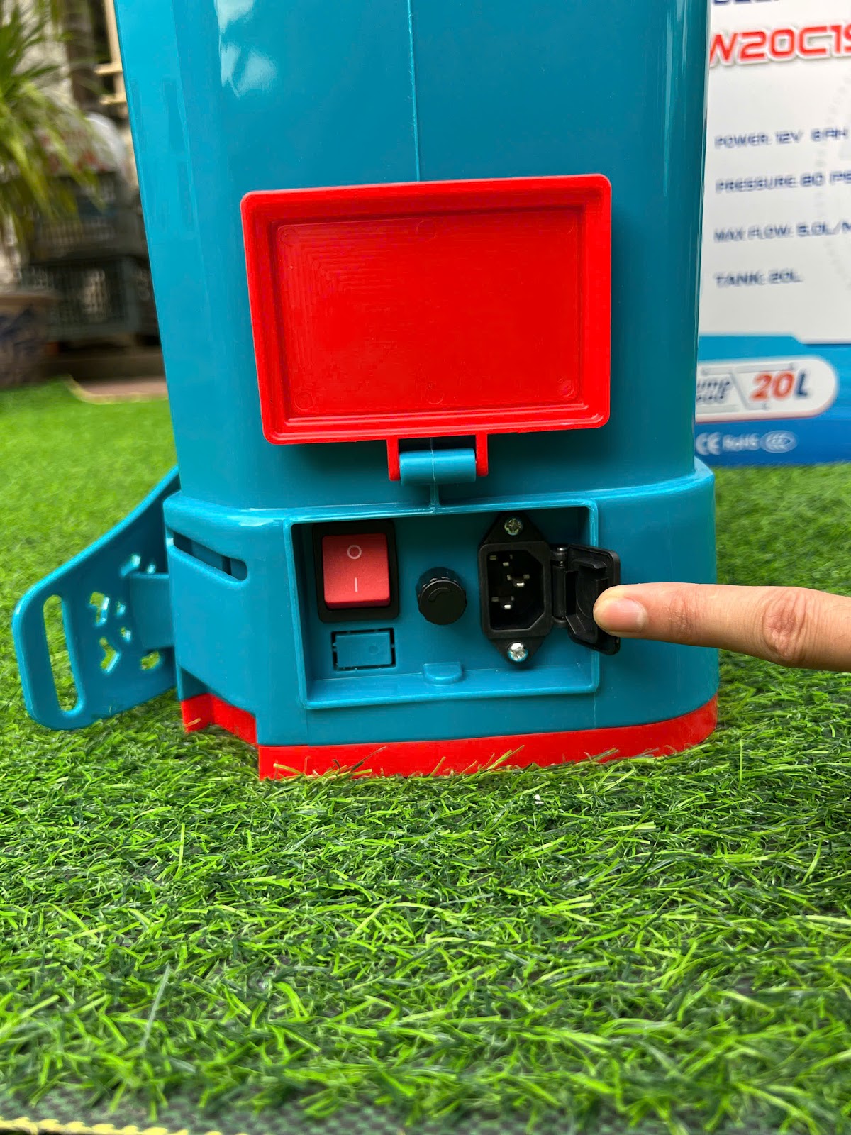 Bình phun thuốc chạy pin - DEWOO DW20C1S -20L - 1 bơm  thumbnail 5