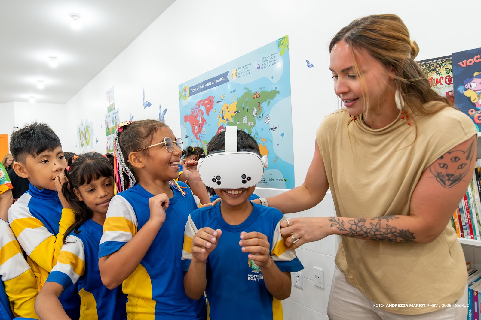 Equipamentos de realidade virtual e notebooks disponíveis na Sala Circular em Boa Vista