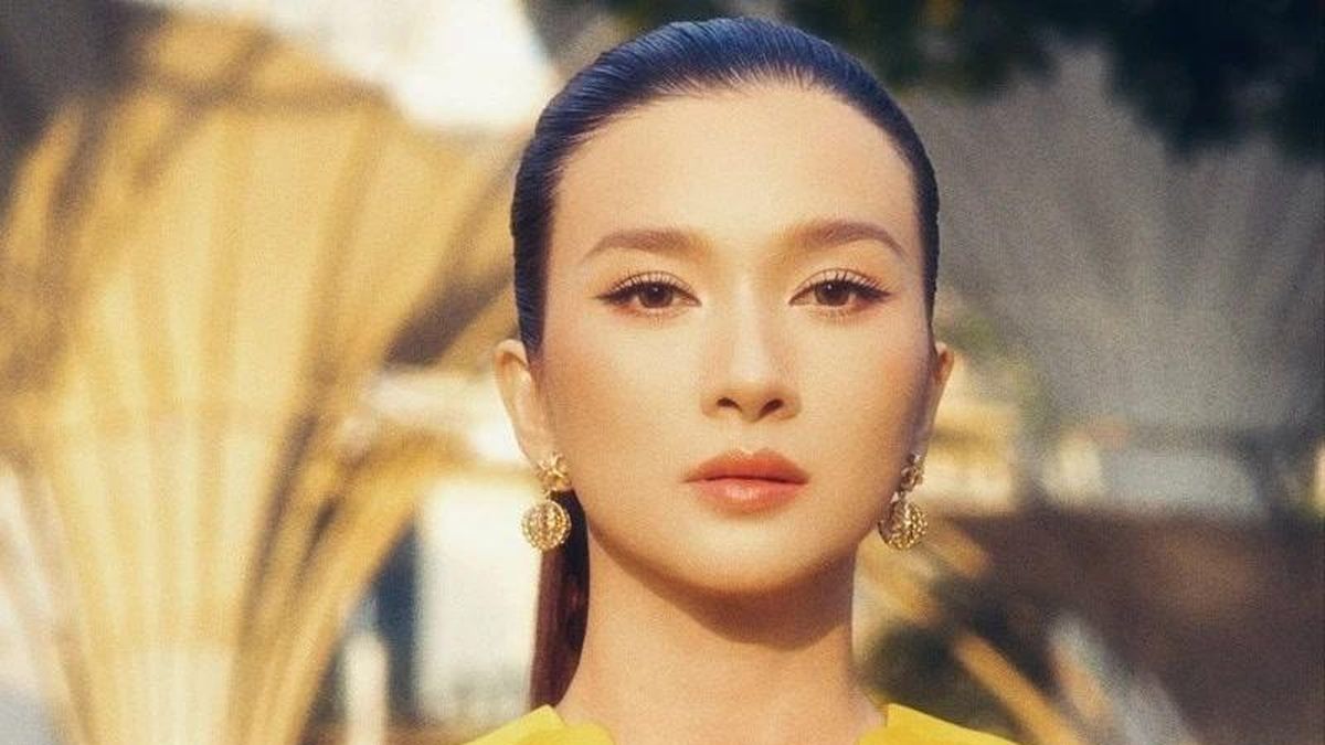Kim Tuyến được đề cử Top 100 gương mặt đẹp nhất thế giới 2026 - Báo Tri thức &amp; Cuộc sống