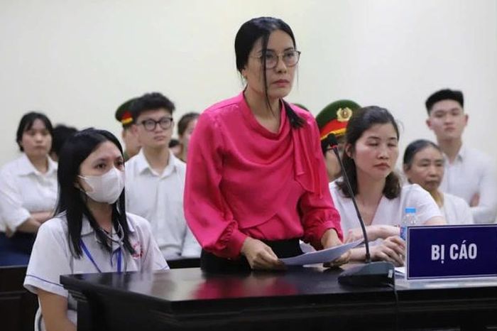 Cựu Hiệu trưởng lạm thu tiền học thêm bị tuyên phạt 3 năm tù - Đài Phát thanh và truyền hình Hà Nội