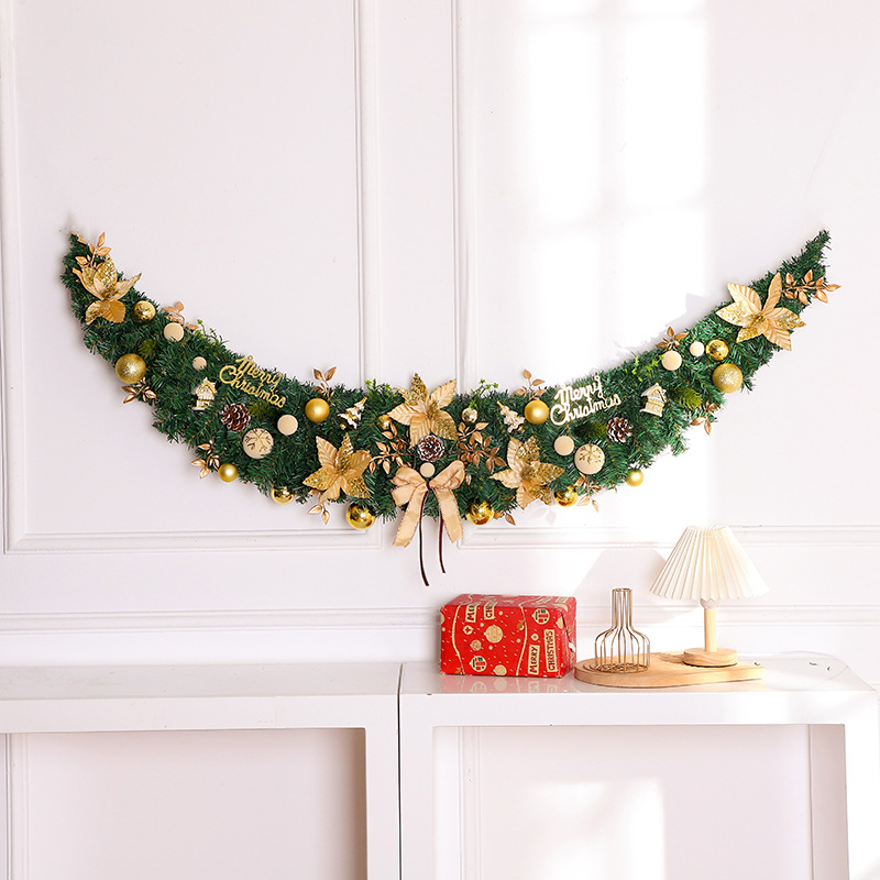 Decorative Christmas wreath with antler elements