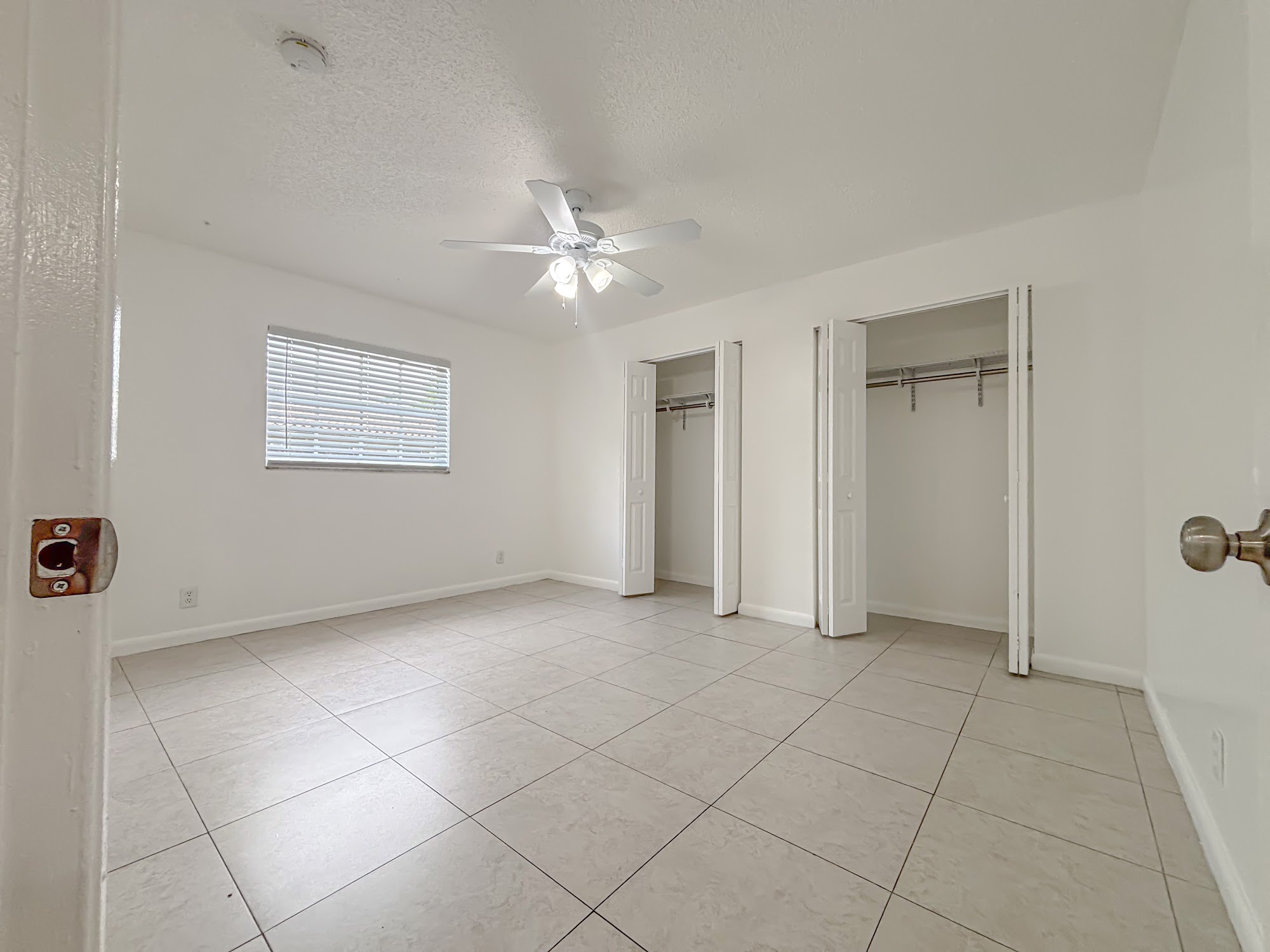 UPDATED 2 BED 1 BATH UNIT property photo 9