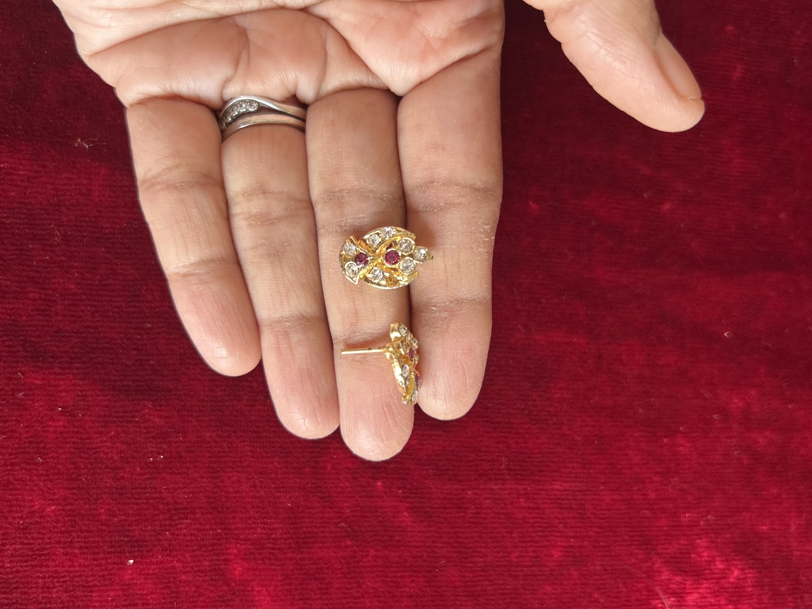 Earring q pack of pack of 3