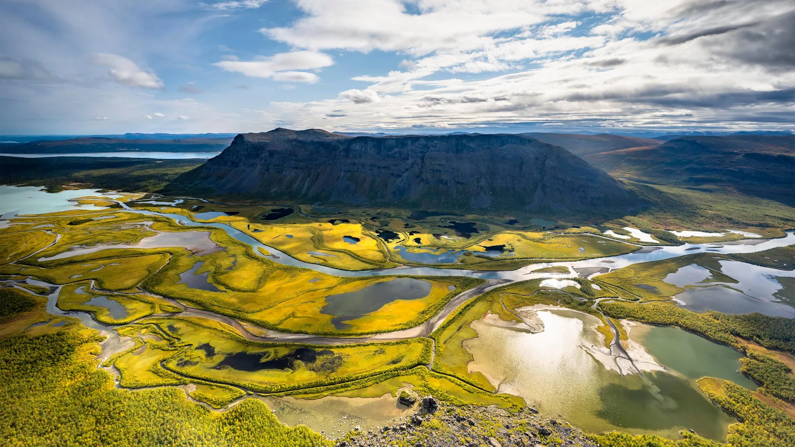 Aerial View of Rapadalen Delta - Landscape Photography 4K Wallpaper (3840x2160)
