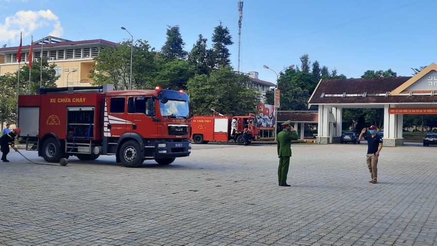 Trường Đại học Tây Bắc tổ chức tập huấn, diễn tập phòng cháy chữa cháy và cứu nạn cứu hộ
