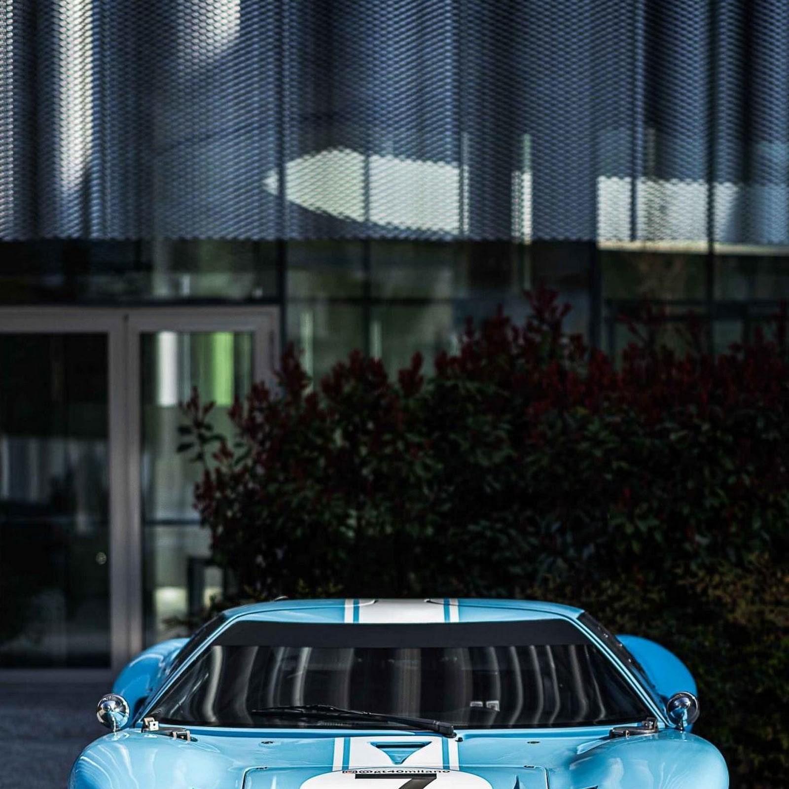 Download Vintage Ford GT40 Gulf Livery Full HD iPhone