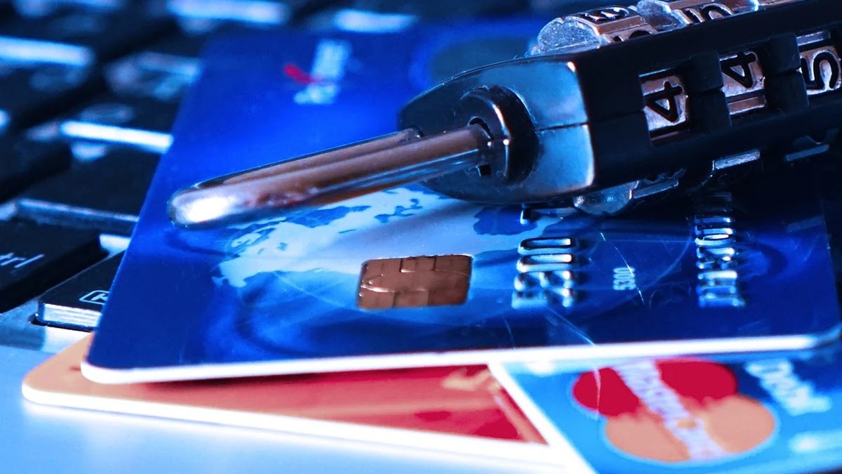 소비패턴별 신용카드와 체크카드 선택 기준 비교