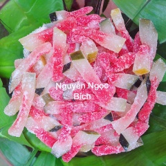 Để mứt vào ngăn mát tủ lạnh để mứt rắn hơn là có thể dùng được. Tuy món mứt mới lạ này cũng đỏng đảnh khó làm, nhưng chỉ cần bạn đặt hết tâm huyết vào nó, chắc chắn sản phẩm làm ra sẽ không phụ lòng mong mỏi của bạn. Còn chần chừ gì nữa mà không thử ngay!