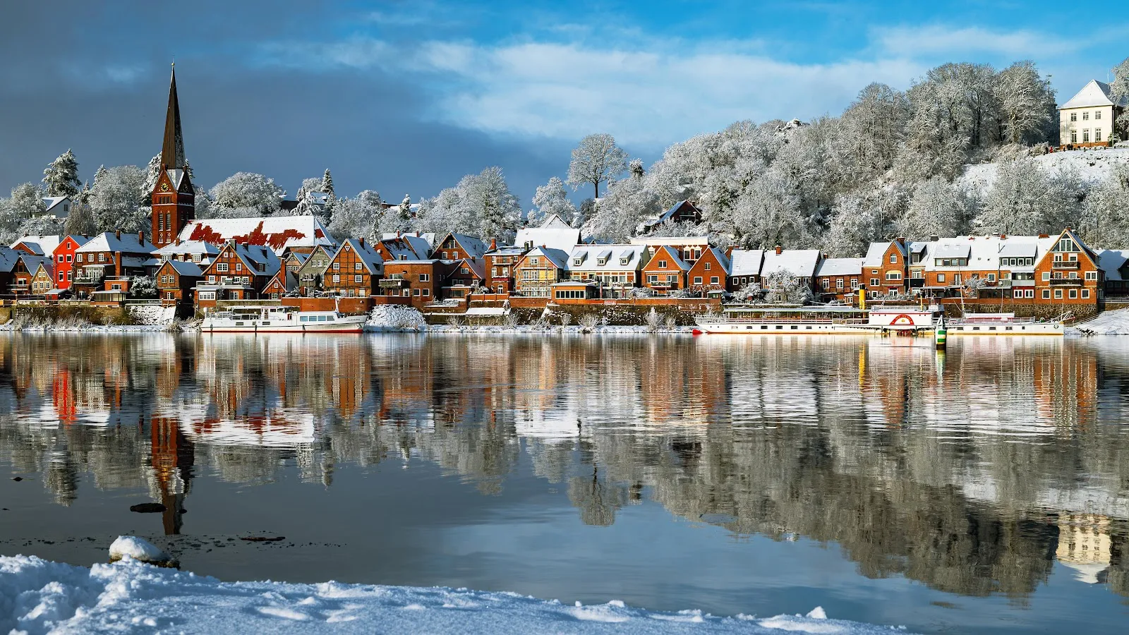 Snowy Lauenburg River Town - Landscape Photography 5K Wallpaper (5120x2880)