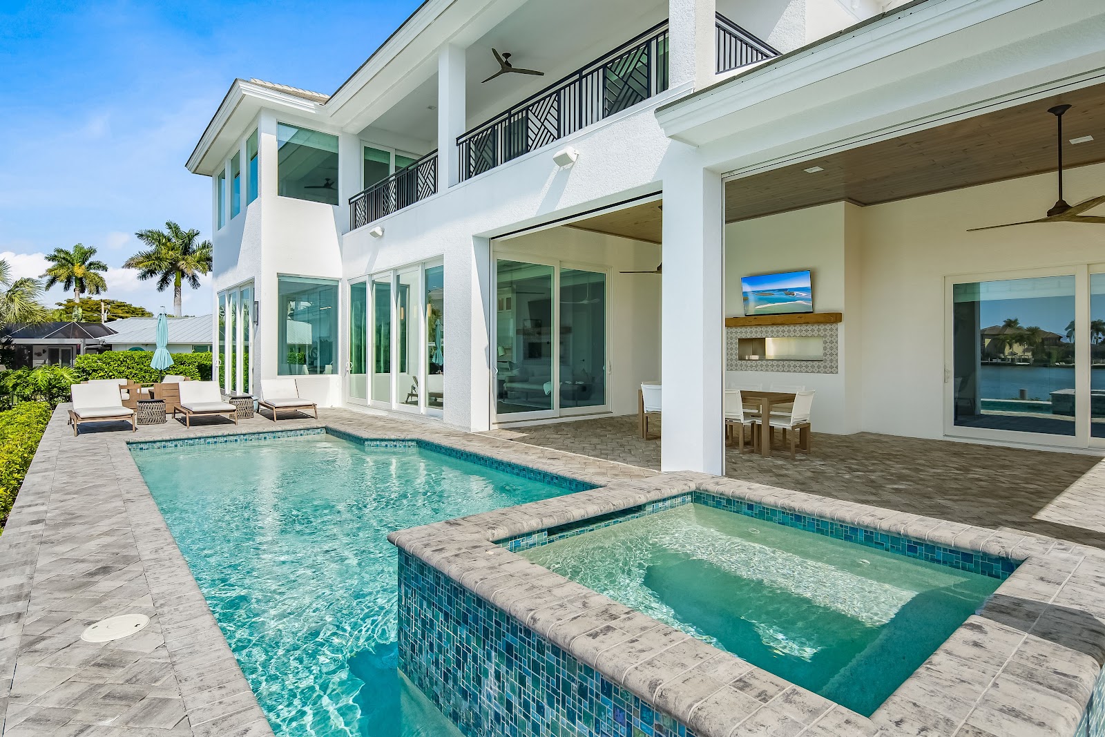 Marco Island, Florida, USA — 4-Bed Villa With Hot Tub 3