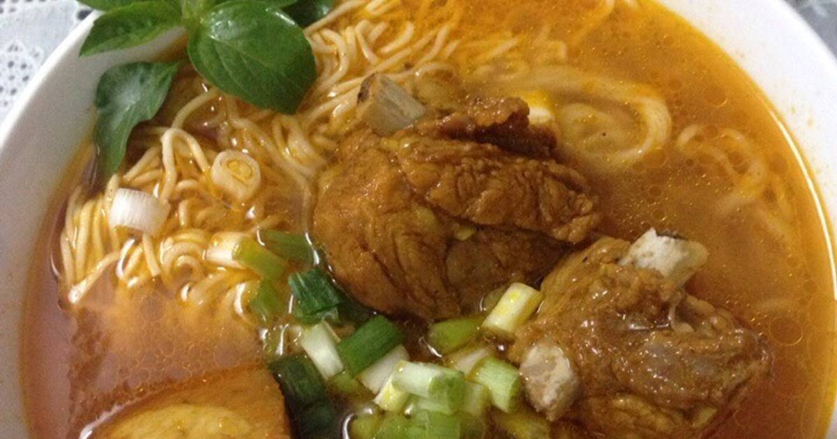 Mỳ sườn kho