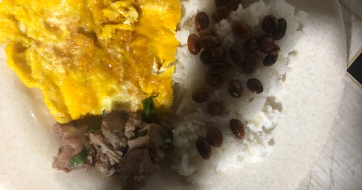 Đĩa cơm đầy đủ