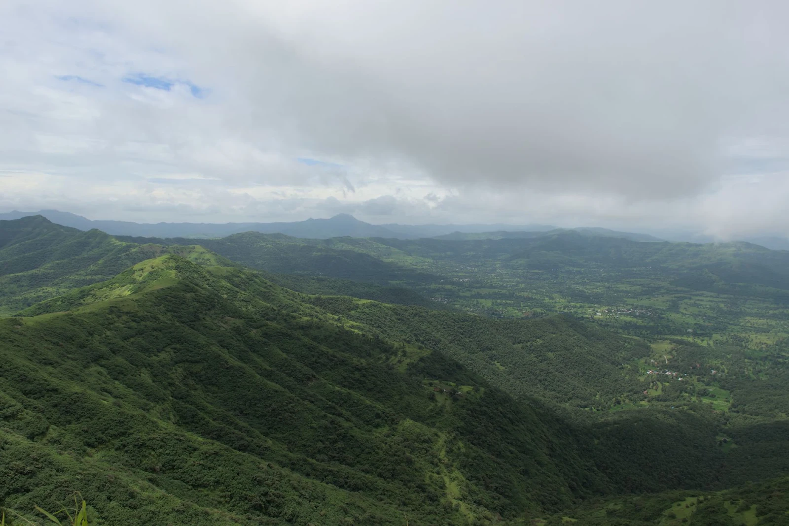 Sinhagad Fort: Majestic Citadel in the Sahyadris