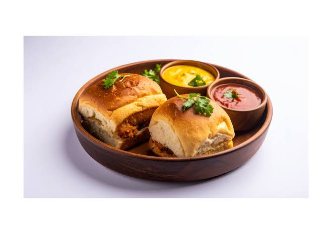 Tikki Pav with Chatpati Sauce