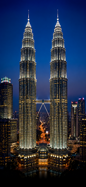 Petronas Twin Towers Illuminated Night Skyline Wallpaper