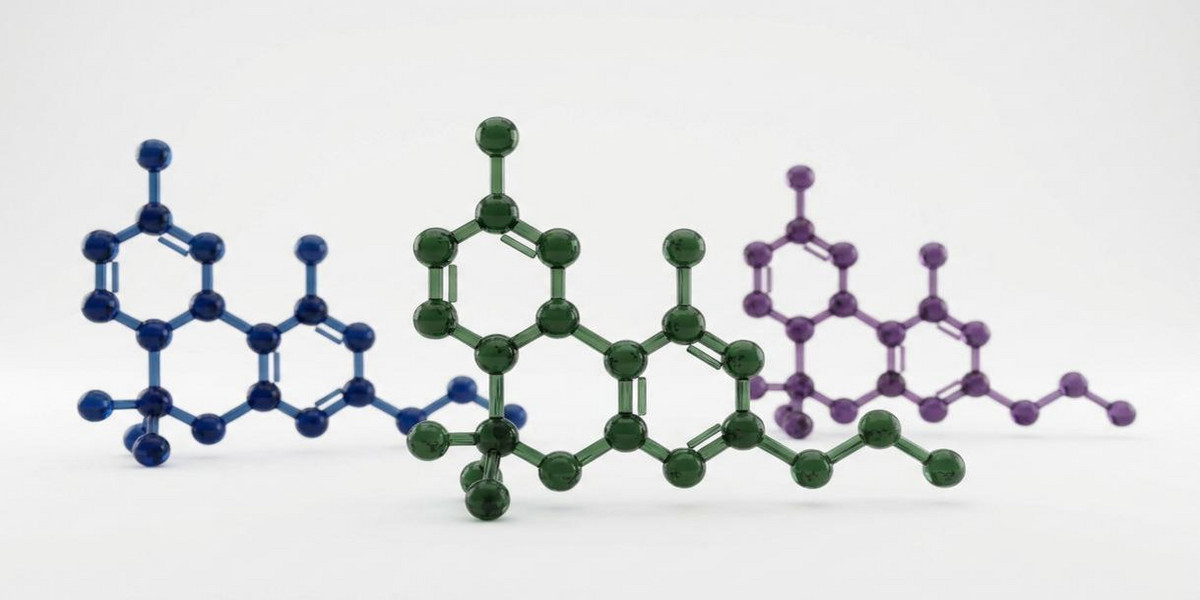 Confronto visivo tra 10-OH-HHC, HHC e altri cannabinoidi, molecole affiancate, stile scientifico.