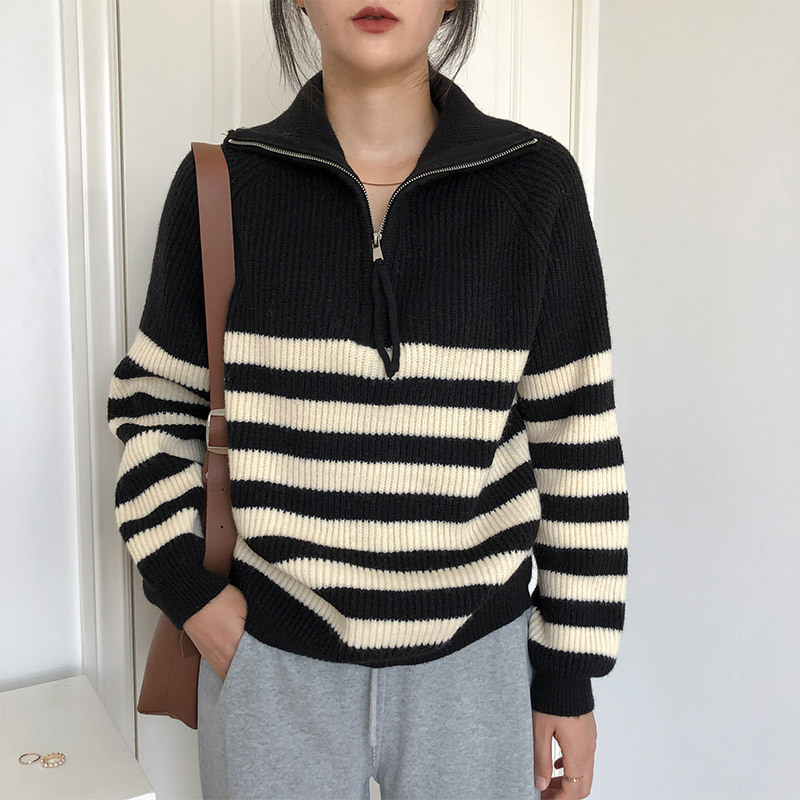 Women's zip-up cardigan with striped pattern