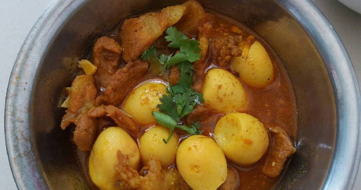 Thịt kho trứng cút cà ri sả ớt