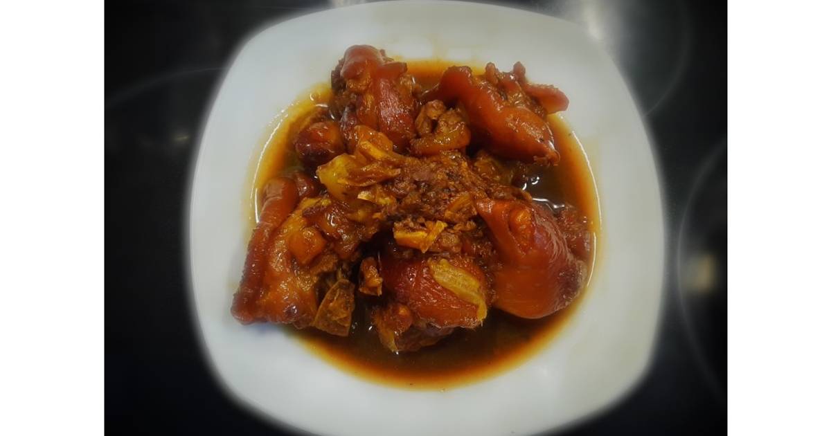 Chân giò kho tàu