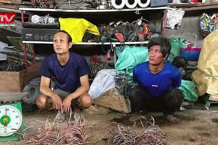 Bắt đối tượng trộm dây điện của hệ thống đèn chiếu sáng đường dẫn cao tốc - Chuyên trang An Ninh Thủ Đô - Báo Công an nhân dân