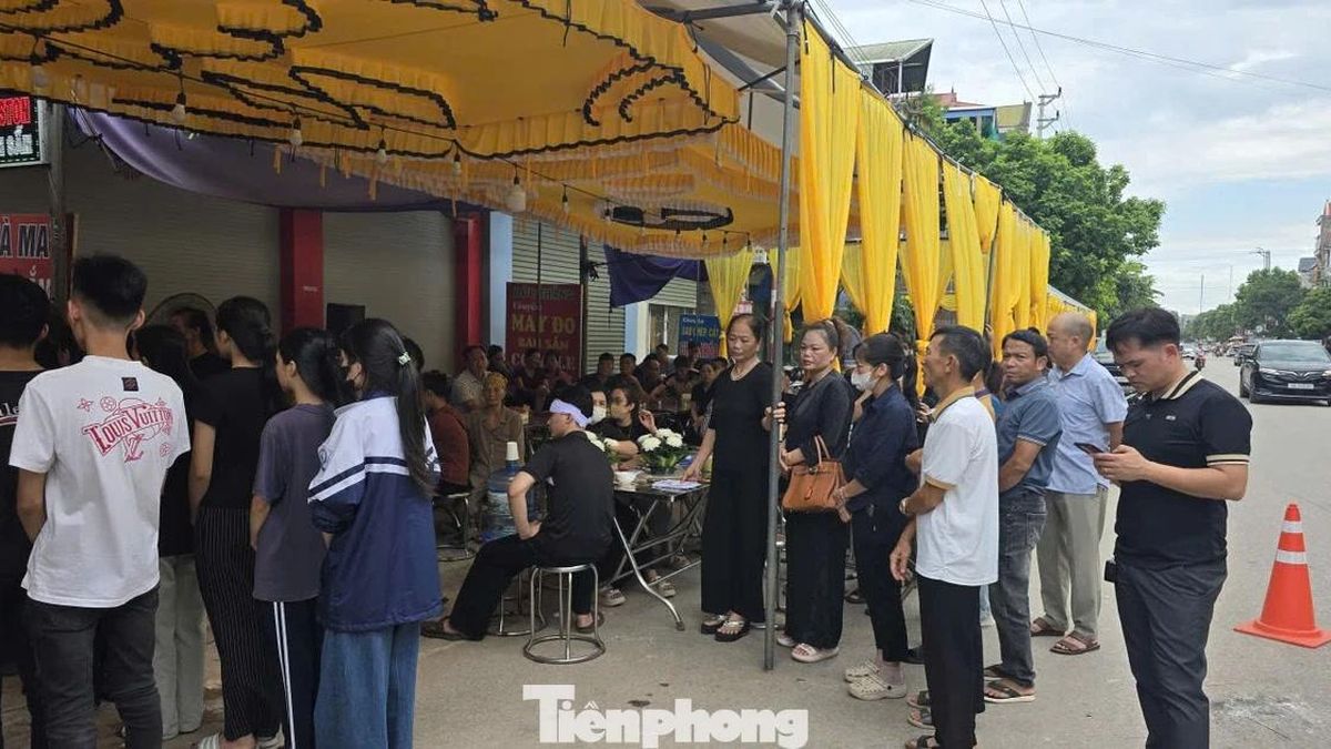 Vụ lật xe khách trên cao tốc: Xót xa tuyến phố có 5 đám tang - Báo Tiền Phong
