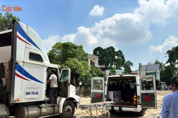 Đau lòng phát hiện Bác tài 70 tuổi tử vong trong cabin container - Báo Tri thức &amp; Cuộc sống