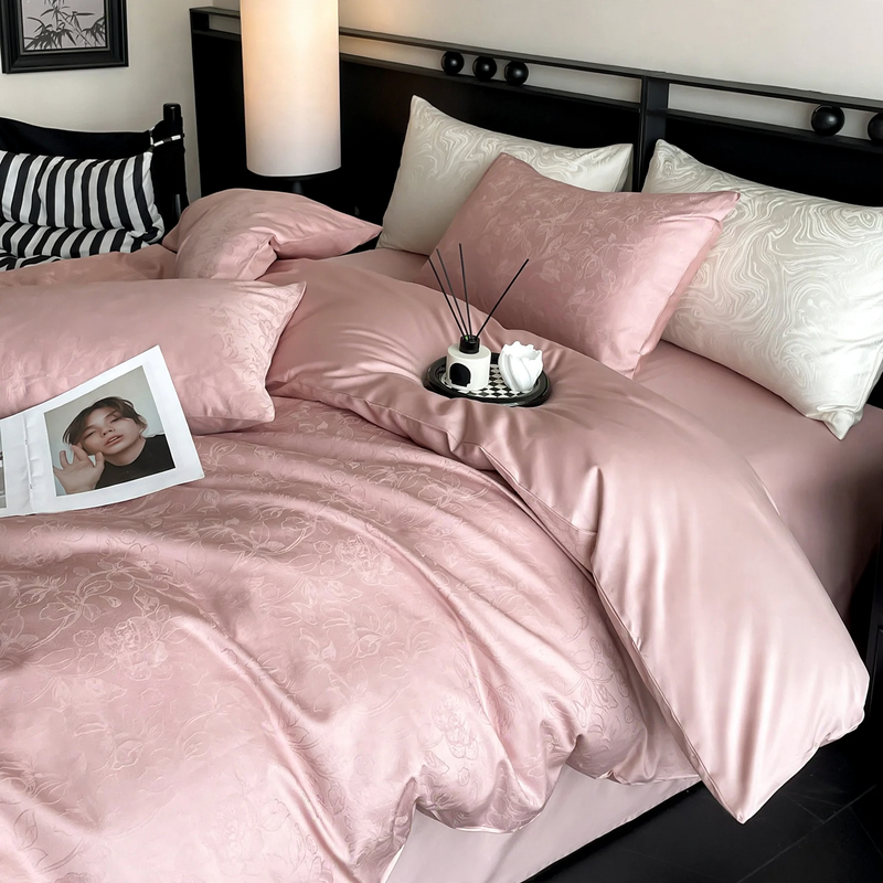 Luxury bedding set made of long-staple combed cotton
