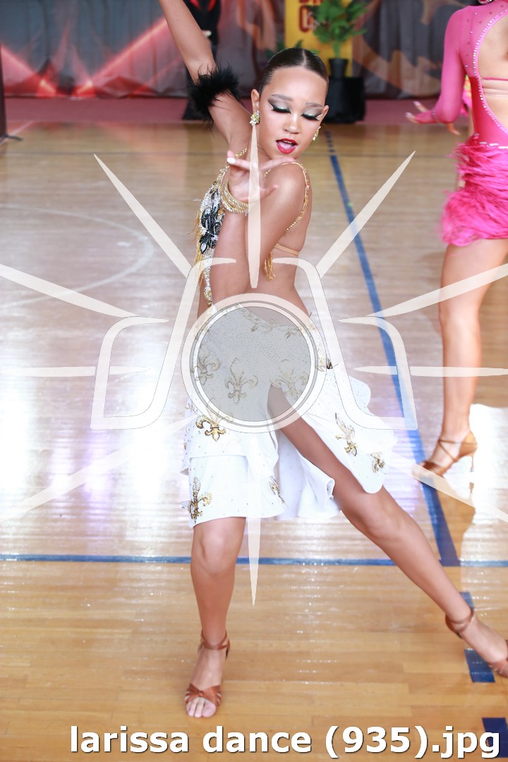 larissa dance (935).jpg