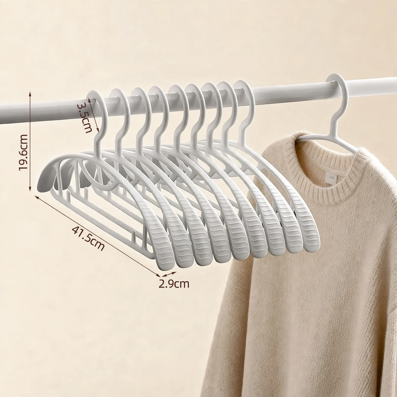Plastic hanger with slip protection