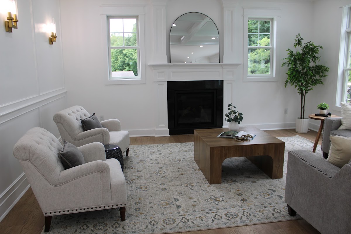Living/Family Rooms image