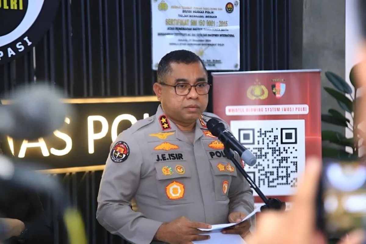 Kadiv Humas Polri Irjen Pol. Johnny Eddizon Isir memberikan keterangan terkait kewaspadaan terhadap konten lama yang kembali viral.
