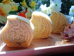 Bánh đã hoàn thành, thơm ngon, hấp dẫn không kém ngoài hàng nhé! Không cần có lò nướng bạn vẫn có thể thực hiện một cách dễ dàng.