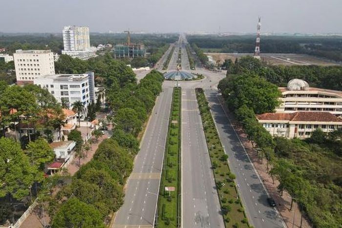 Cận cảnh đường 10 làn xe kết nối sân bay Long Thành với TPHCM - Báo Người Lao Động