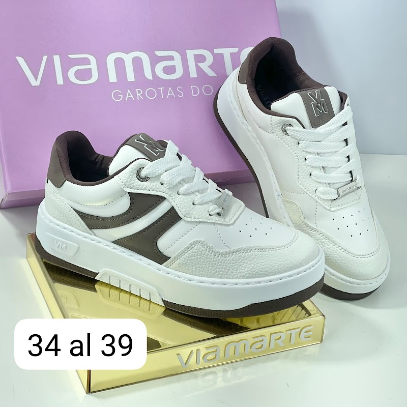 Zapatilla deportiva plataforma con cordones