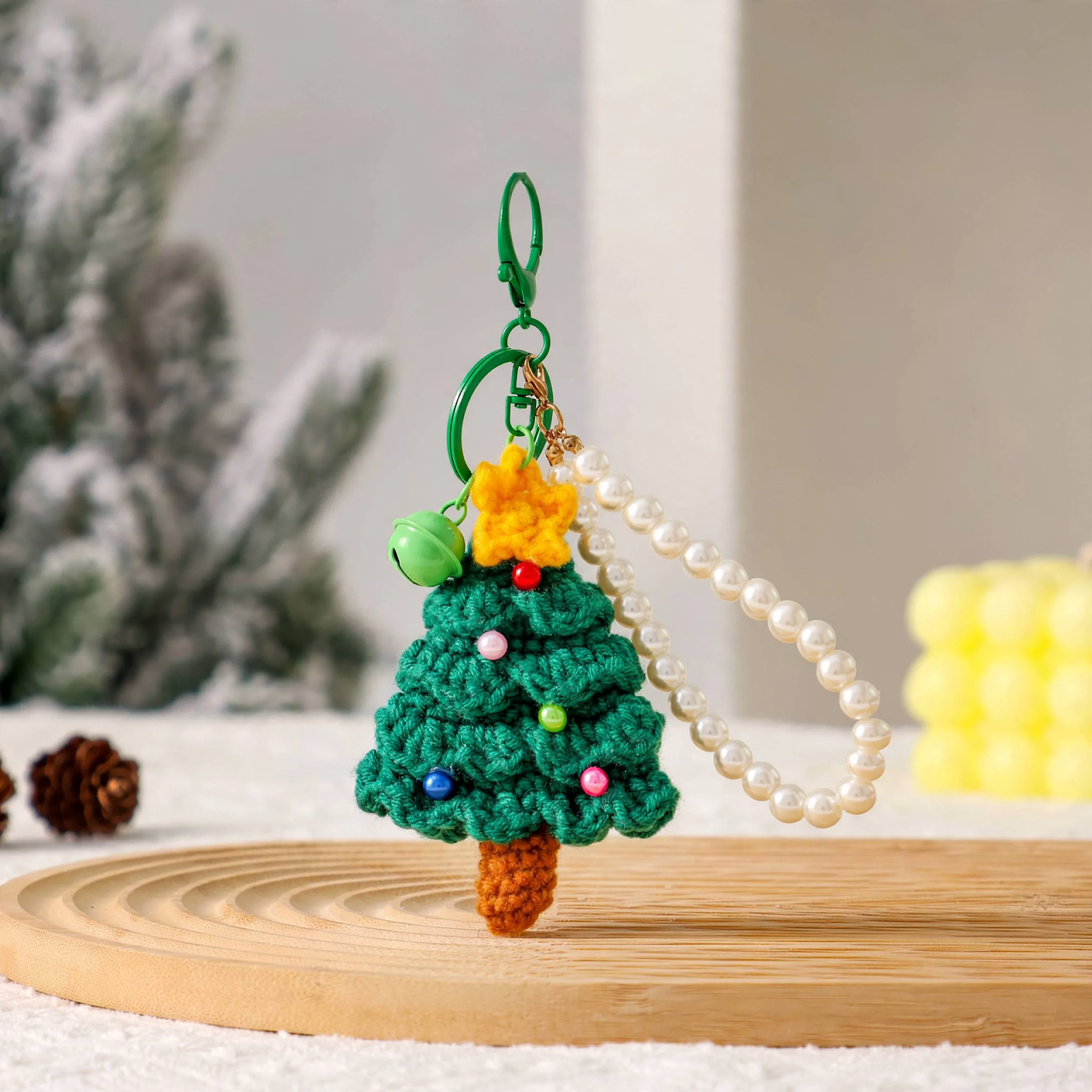Gehäkelter Mini-Weihnachtsbaum-Anhänger