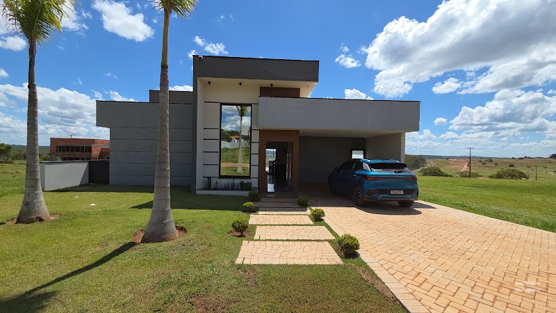 Casa à venda em ótima localização próximo à portaria no Riviera de Santa Cristina XIII