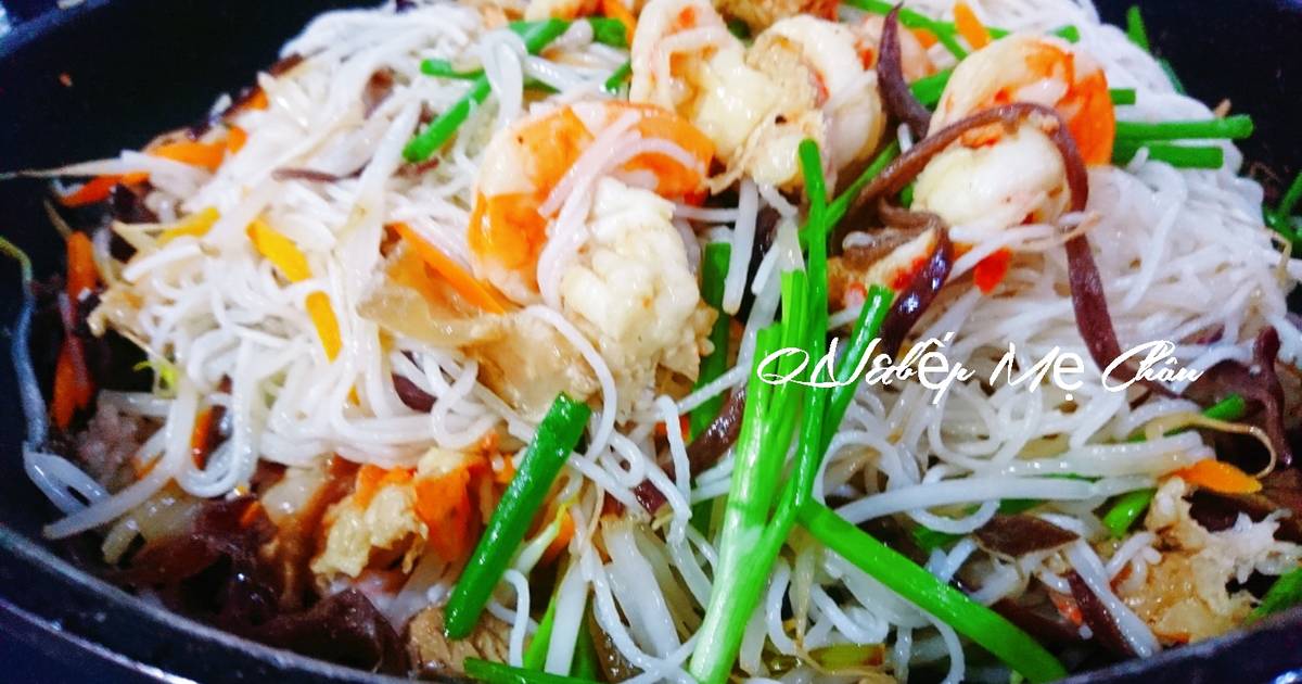 Bún gạo xào tôm thịt